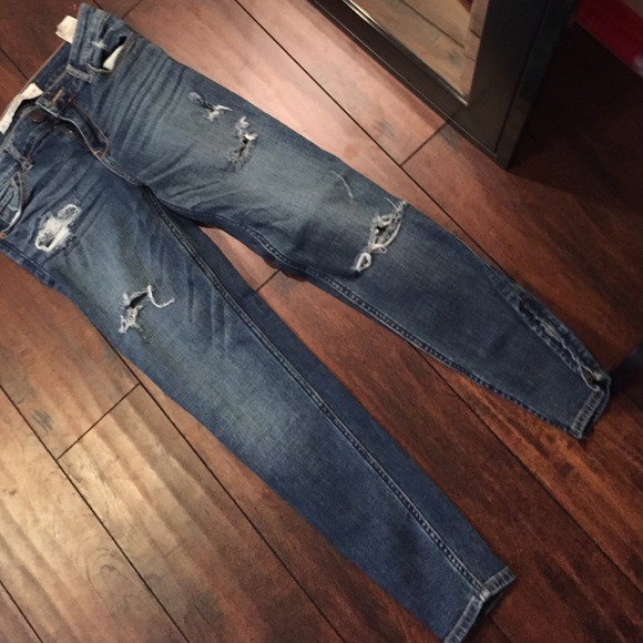 Abercrombie&fitch destroyed denim