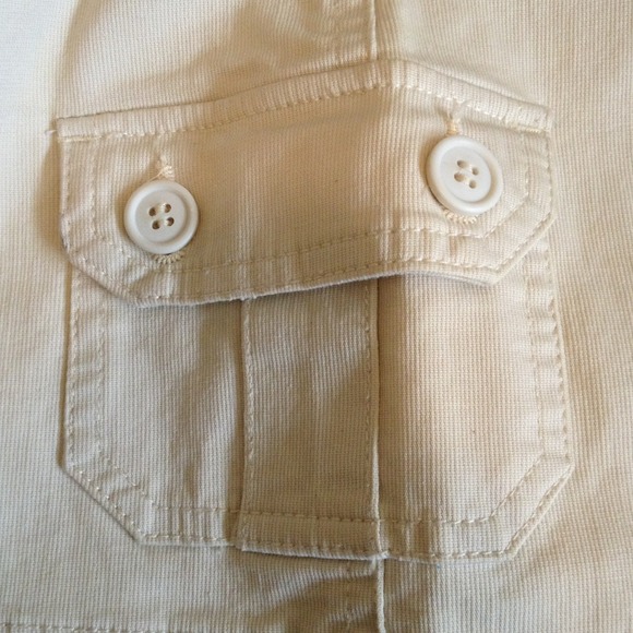 Women's shorts - Picture 3 of 3