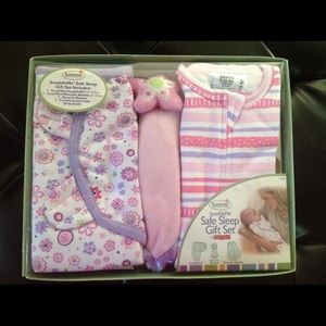 Kiddapotmus baby girl gift set