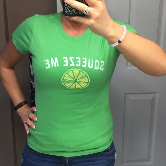 American Eagle Green Squeeze Me Tee Shirt Medium