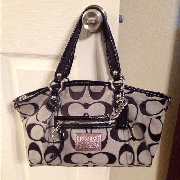 Coach poppy signature black handbag purse 👇DROP!