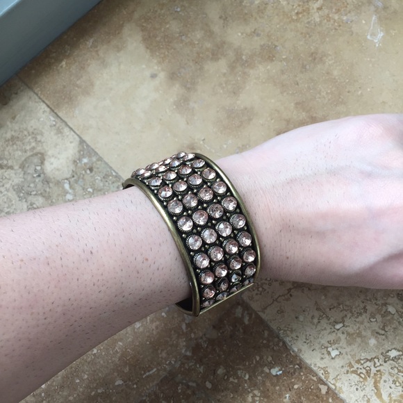 ⛔️Sold in Bundle⛔️Sparkle Cuff✨ - Picture 3 of 3