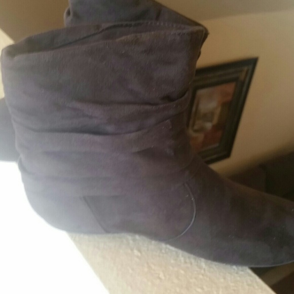 SOLD-Suede style booties with bow - Picture 2 of 4