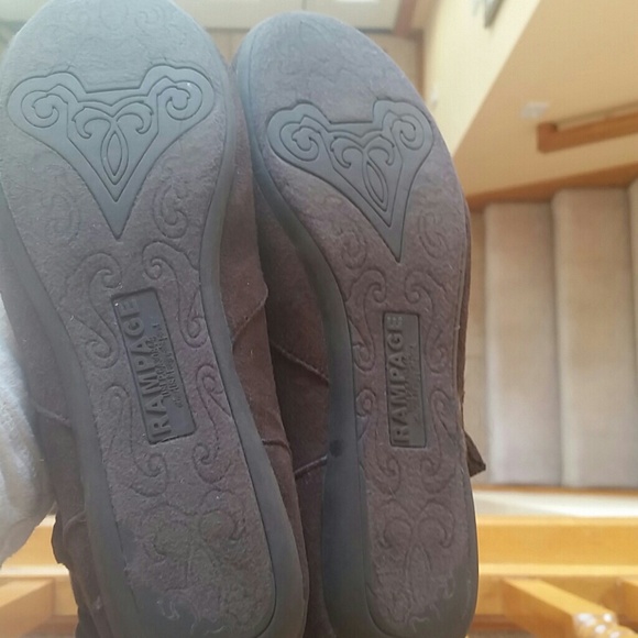 SOLD-Suede style booties with bow - Picture 3 of 4