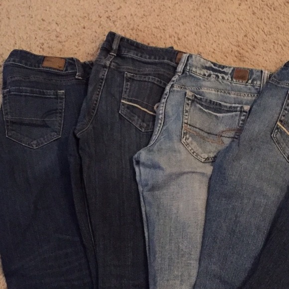 💢sold💢 4 pairs AE jeans