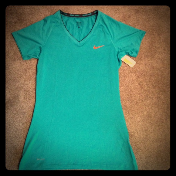 NWT Nike Pro Dri-Fit V-Neck Top