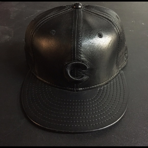 Used twice eather Chicago Cubs New Era Fitted Cap