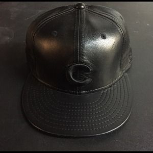 Used twice eather Chicago Cubs New Era Fitted Cap