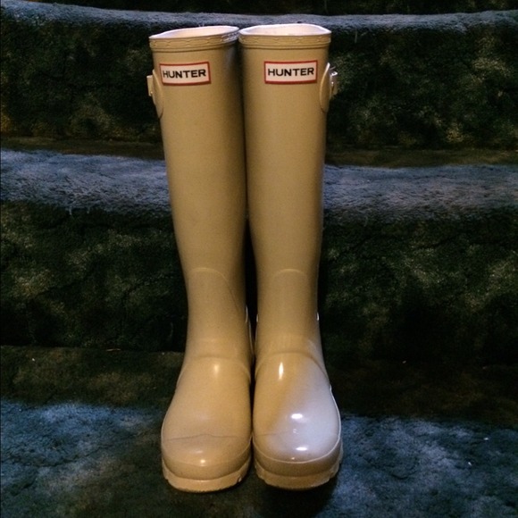 Beige hunter boots
