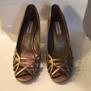 Steve Madden gold open toed heels