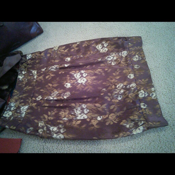 ✂️Shimmery Brocade Skirt - Picture 2 of 7