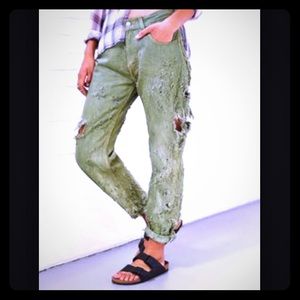 Totally Blown Destroyed Green Vintage Levi's