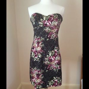ModCloth Filigree & Floral Sheath dress, sz. xs-s