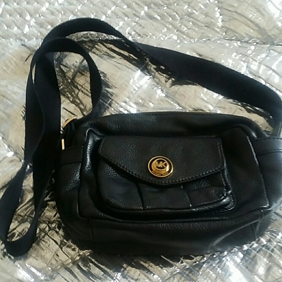 Authentic Michael Kors Small Body Bag EUV