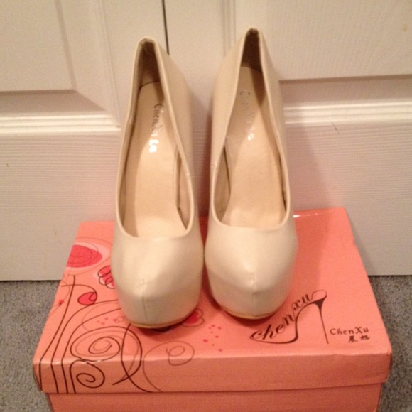 Nude pumps - Picture 2 of 2