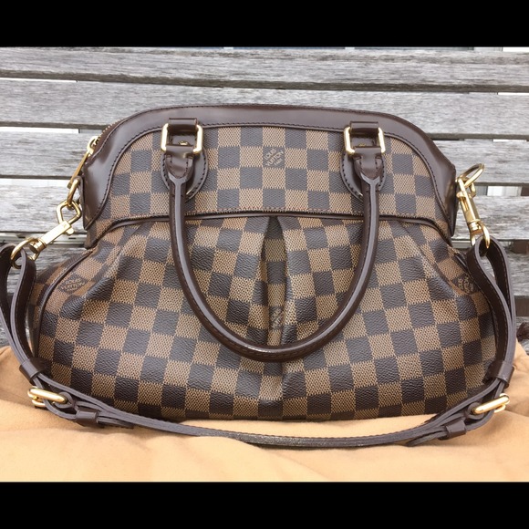🔴SOLDSOLD🔴Authentic Trevi Damier PM LV