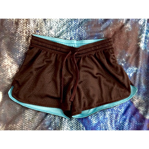 Reversible workout shorts 🌀