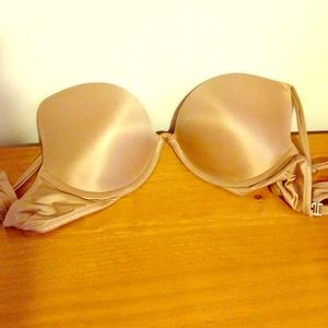 SALEEE! Buy now and other bra for half off.