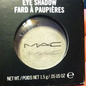 Mac Pincurl eyeshadow