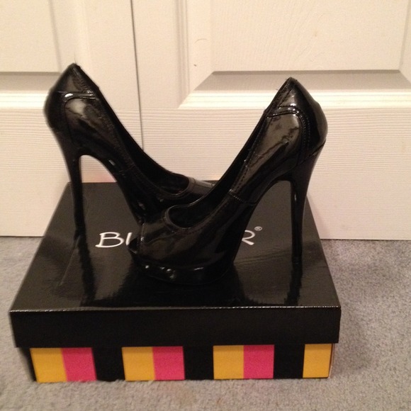 Black peep toe heels - Picture 1 of 2
