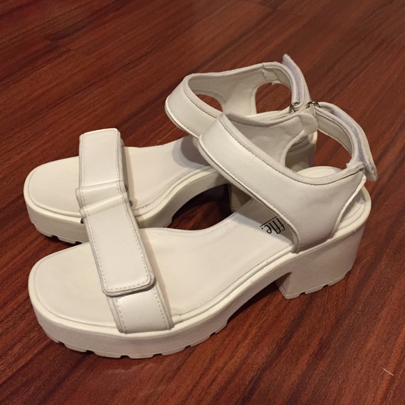NWOT white sandals