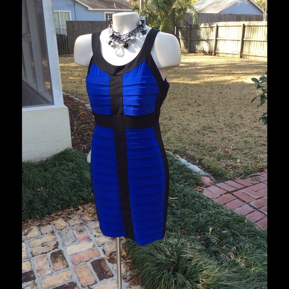 Dress ❌SOLD IN BUNDLE❌ - Picture 2 of 3