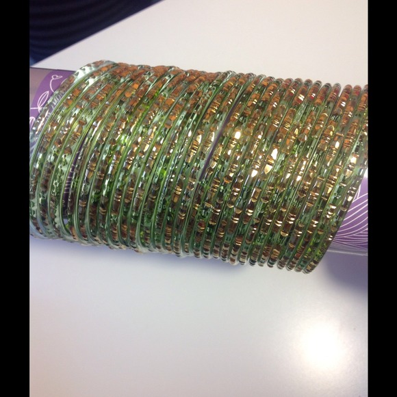 Sparkly gold green glass bangle