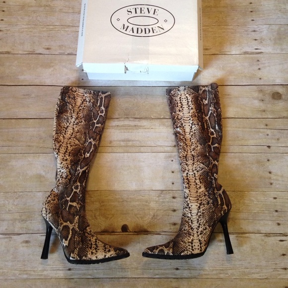 🎉HP🎉 Steve Madden Boots