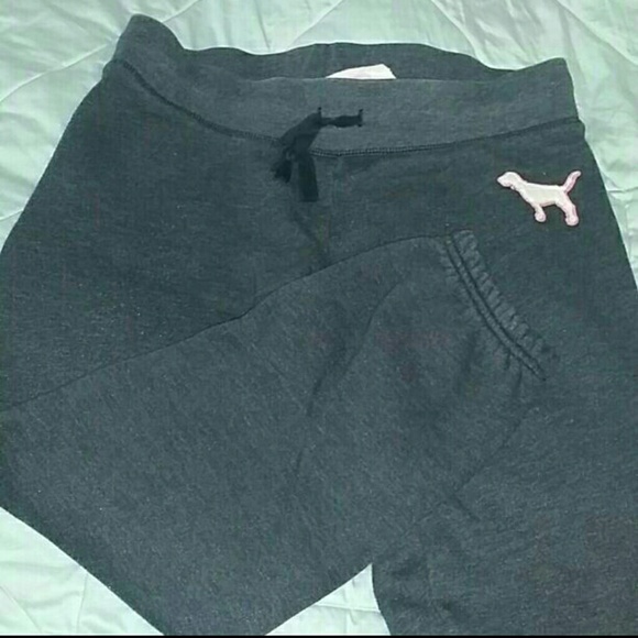 ☆Sold☆Victoria's secret PINK sweat crops!