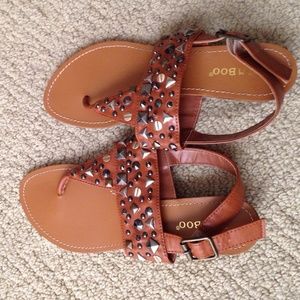 Brown saddles with beads
