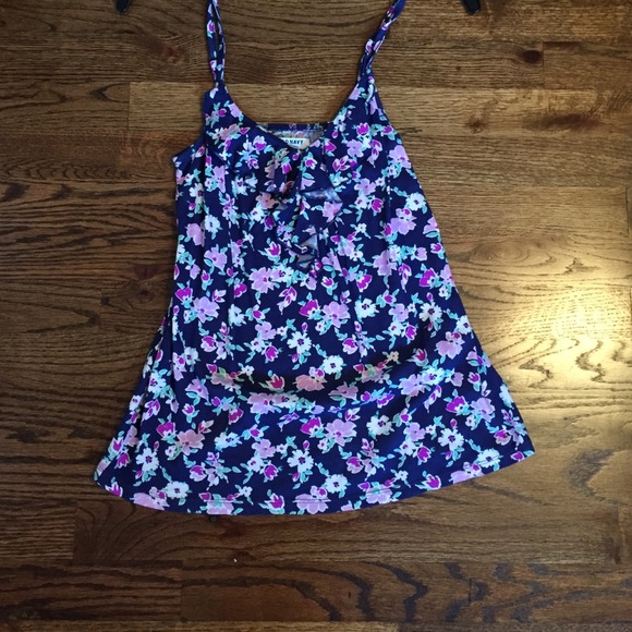 SOLD!!! Cute floral tank top NWOT