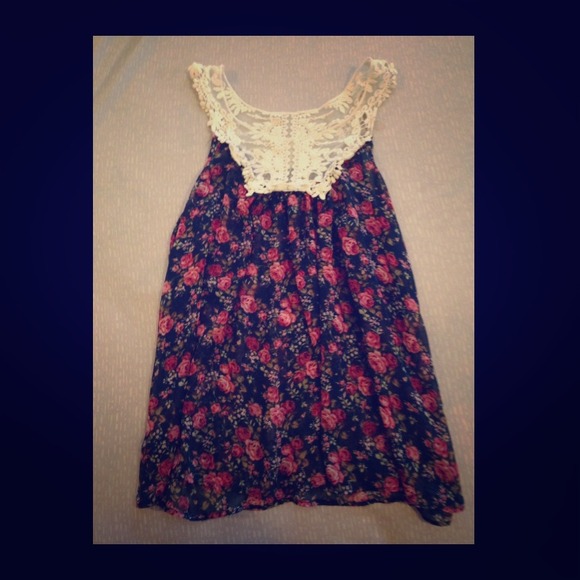 Floral and lace Forever 21 top!