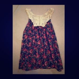 Floral and lace Forever 21 top!