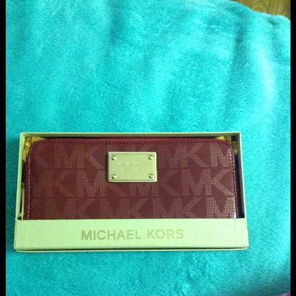 Michael by Michael Kors wallet - Picture 1 of 4