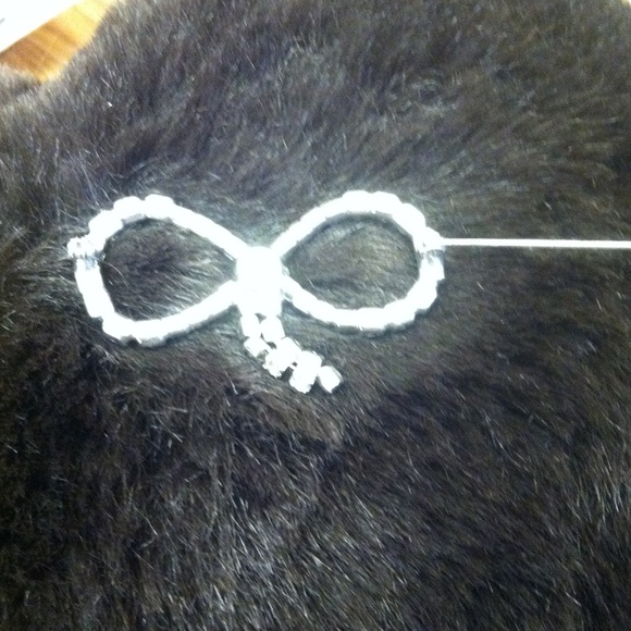 VINTAGE LARGE BOW RHODIUM PLATED - Picture 3 of 4