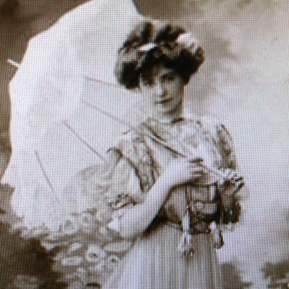 VINTAGE LARGE BOW RHODIUM PLATED - Picture 4 of 4