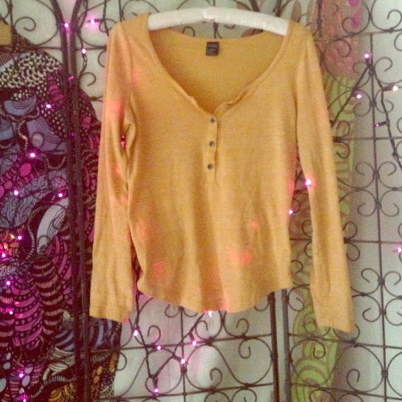 Nollie yellow shirt