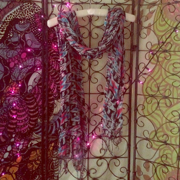 Abstract scarf