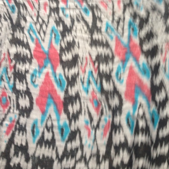 Abstract scarf - Picture 2 of 3