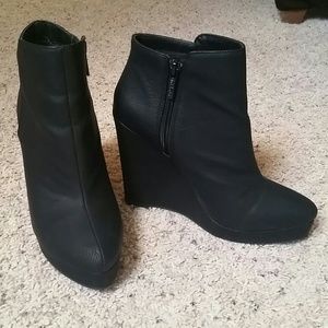 Michael Antonio Milena Wedge Booties in black