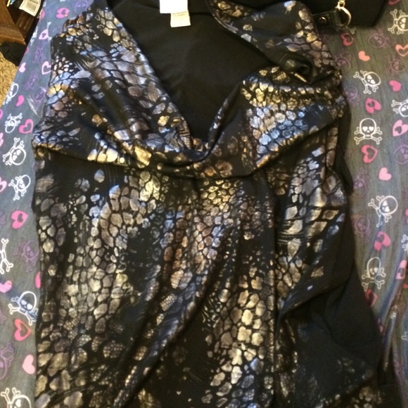 Jaclyn Smith shirt