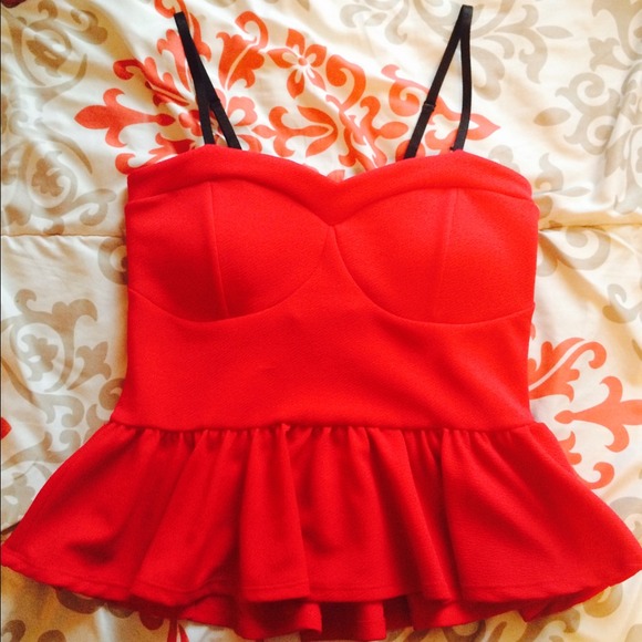 Magenta peplum top, L