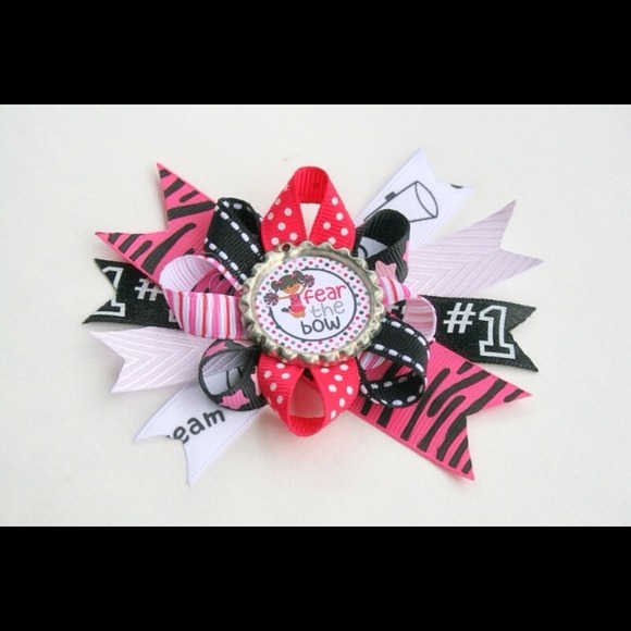 Cheer bow
