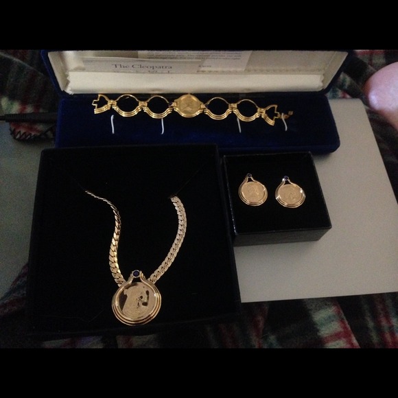 Cleopatra 3pc jewelry set 22k gold over silver