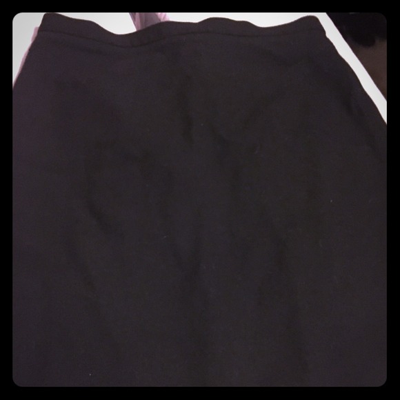 Ann Taylor loft black pencil skirt. Size 6
