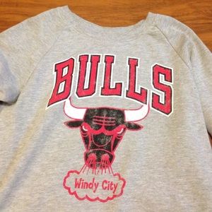 Grey Chicago Bulls sweater
