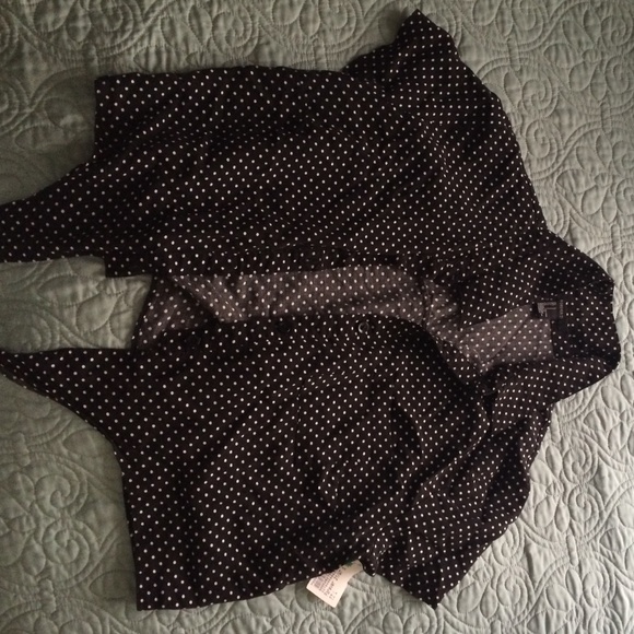 Black and white polkadot button up crop top.