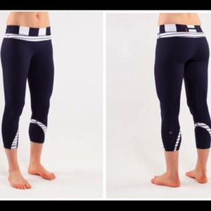 Lululemon run inspire crop II