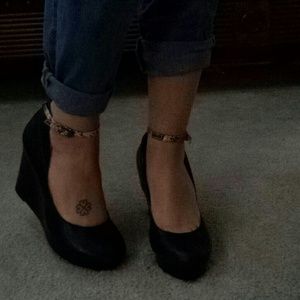 Black wedge heels