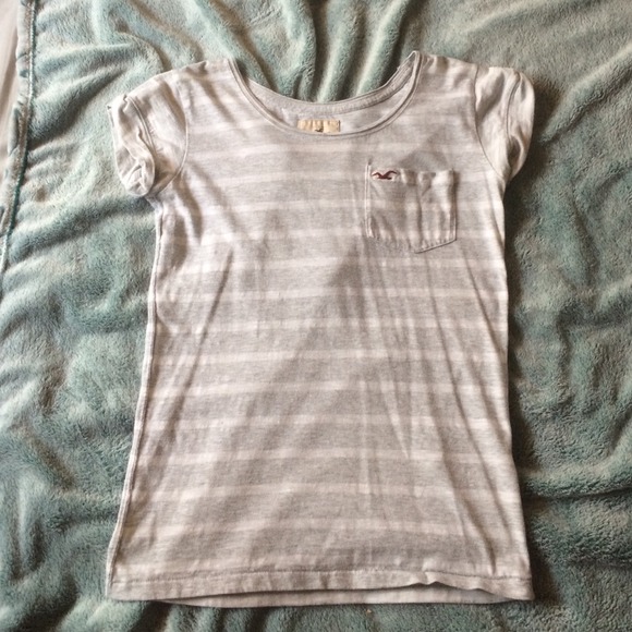 Hollister S t shirt